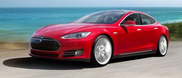 Hakkerit onnistuivat pysäyttämään Tesla Model S:n kesken ajon