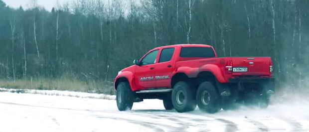 Hilux 6×6 äijäauto