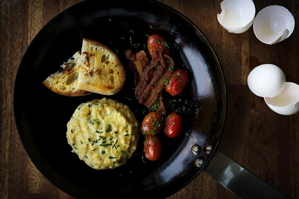 Paista.fi:n blogista löytyy käytännönläheisiä ohjeita keittiövälineiden hoitamiseen ja maukkaiden paistosten tekemiseen.