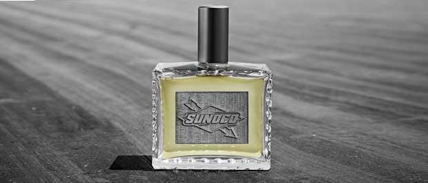 Rattimiehen partavesi tuoksuu palaneelle kumille