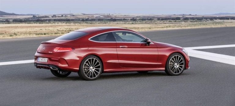 Mercedesin C-sarjan uusin coupé erottuu massasta edukseen