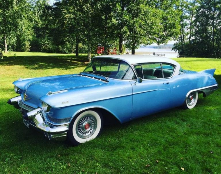 Cadillacit olivat näyttävästi esillä Autojen Päivänä