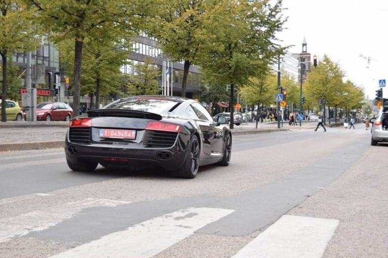 Autospottaaminen Suomessa – harrastuksena harvinaisten autojen bongaaminen