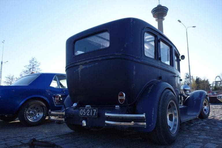 Autoharrastajien kokoontumiset alkoivat taas Mustanlahden satamassa Tampereella – katso kuvat!