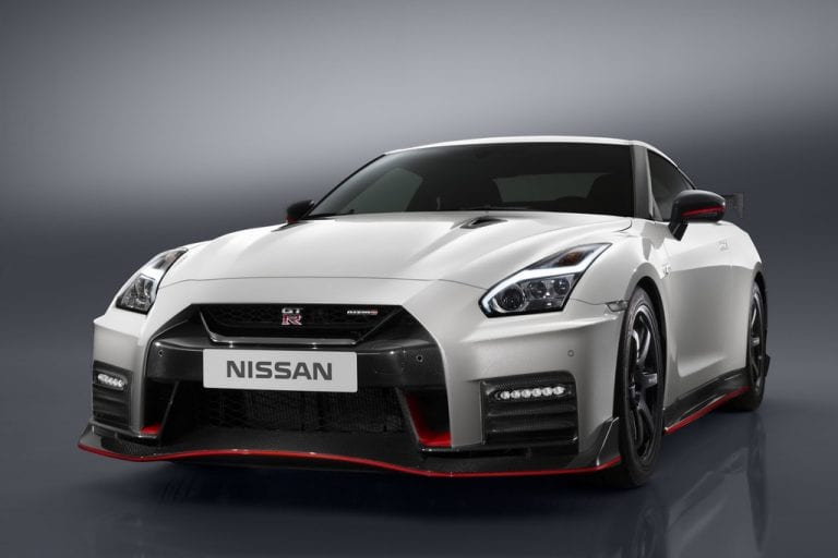 Onko tässä kaikkien aikojen kovin japsitykki – uusi Nissan GT-R NISMO haastaa Porschen ja kumppanit