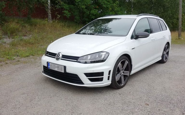 Koeajoimme 300-heppaisen perhefarkun – VW Golf R Variant on susi lammasten vaatteissa