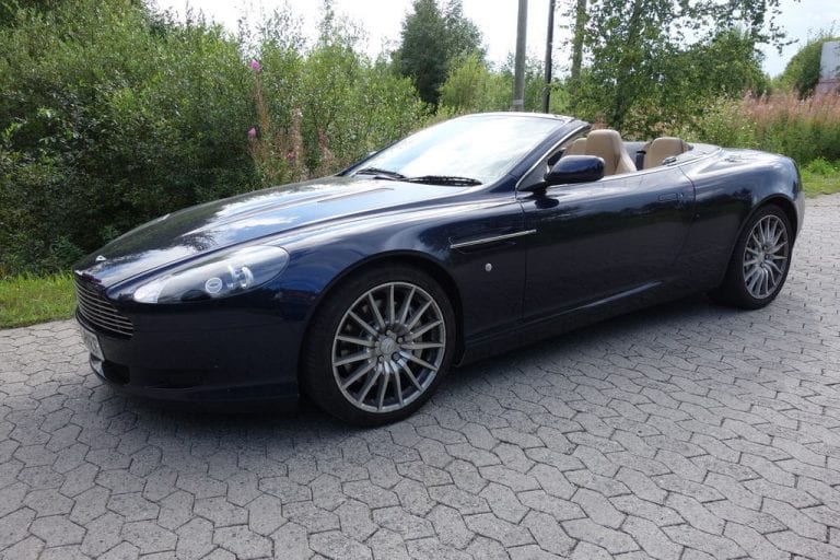 Nimeni on Martin, Aston Martin – unelmakoeajossa avokattoinen DB9 Volante