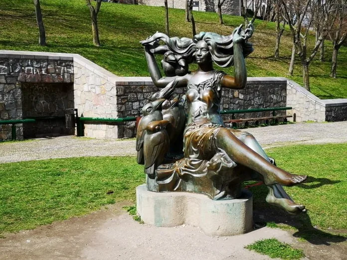 Jokamies-Itäblokki-Teslalla-Bratislava-Bosorka