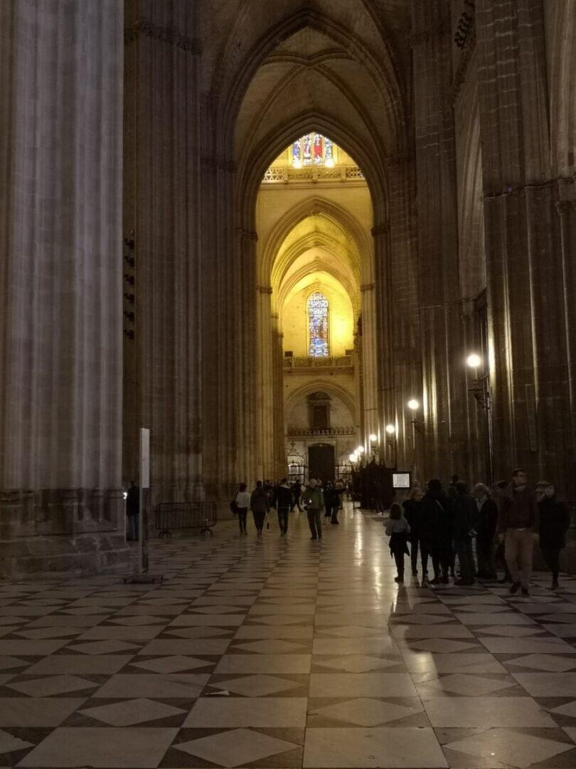 Jokamies - Costa Del Sol Autolla - Sevilla - Sevillan Katedraali