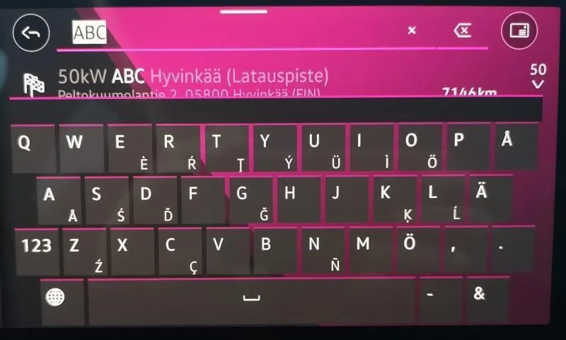 Tyyliniekka koeajo ID.3. - pieni näyttö