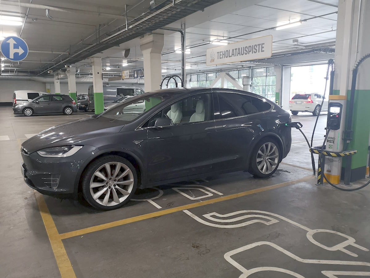 Model X ABC latauksessa