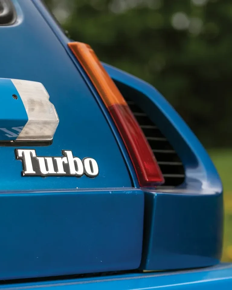 Kun pikkuautolle kasvoi lihakset – Renault 5 Turbo syntyi rallin ehdoilla