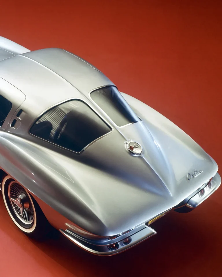 Kun Atlantin takainen design haastoi vanhan mantereen – viisi tyylikästä jenkkiautoa 1960-luvulta