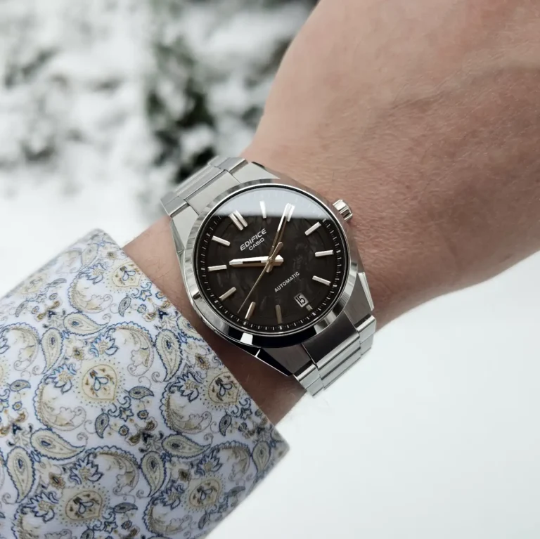 Casio EFK-100: Mekaaninen uutuus teräksellä tai hiilikuidulla – mukana kelloarvonta!
