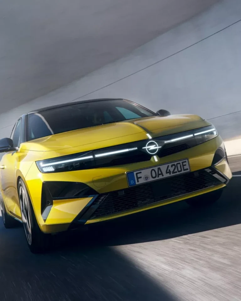 Opel Astra sai faceliftin – hatchback ja farmari pitävät jatkossakin perinteisten korimallien lippua korkealla