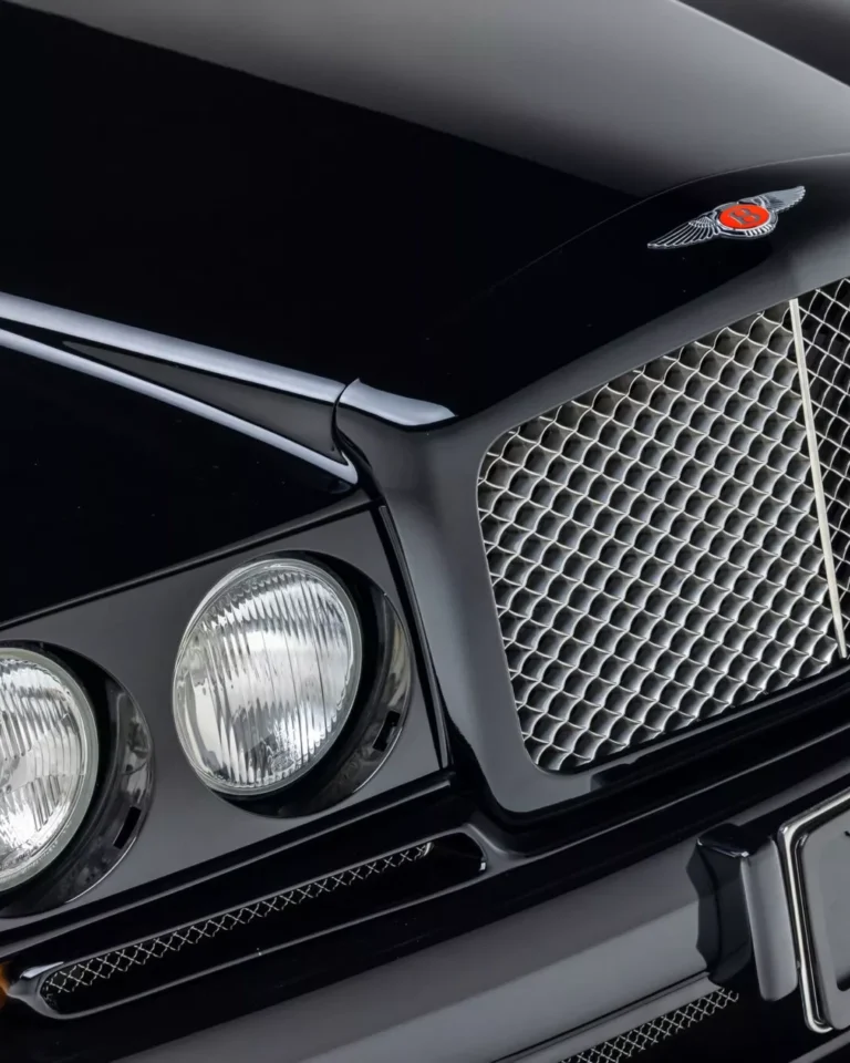 Lähes 30 vuoden takainen Bentleyn erikoismalli on nykyään uuden Continental GT:n hintainen – irrotettavalla lasikatolla varustettua SC:tä tehtiin alle 80 yksilöä