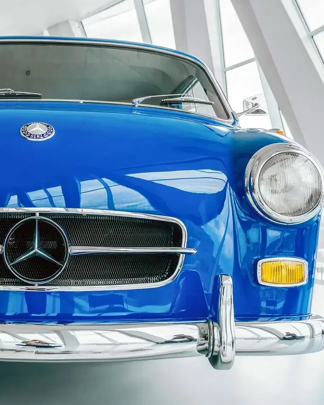 Mersun kilpureiden kuljetusauto ylsi 1950-luvulla parhaimmillaan 170 km/h:n nopeuteen – alkuperäinen ”Sininen Ihme” tuhottiin 1960-luvun lopulla