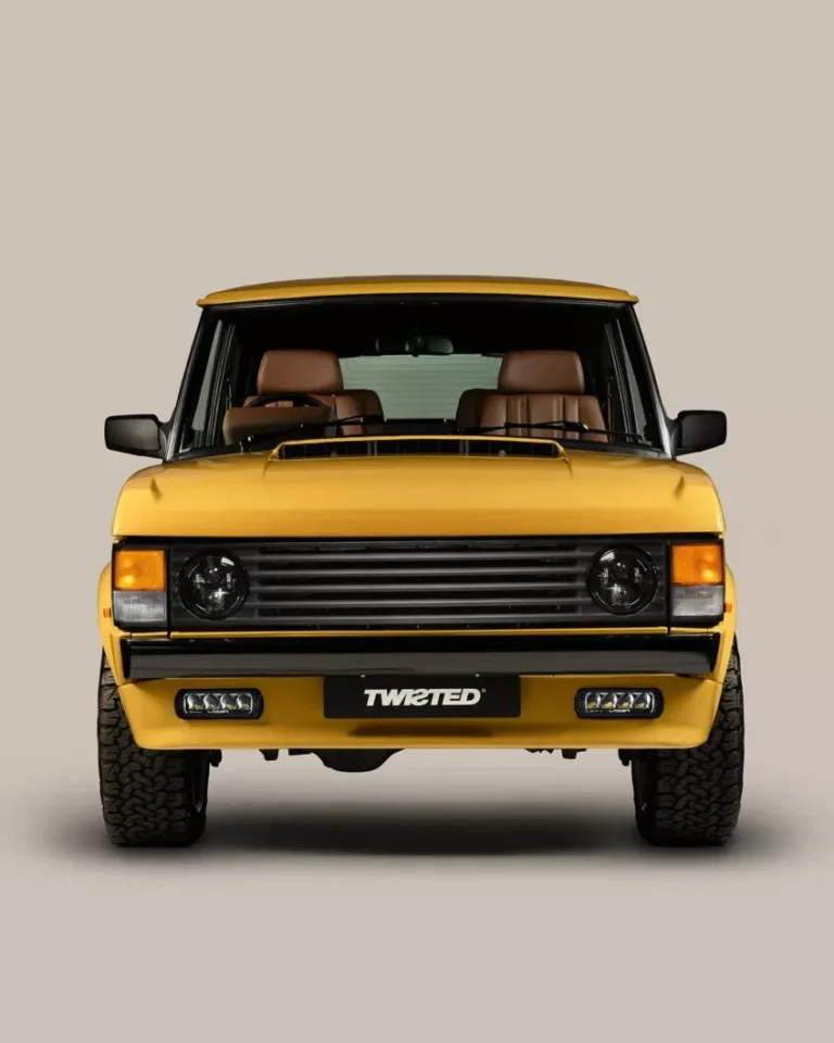 Brittipaja tekee alkuperäisestä Range Roverista todellisen sleeperin – restomodin nokalla on 500-heppainen V8