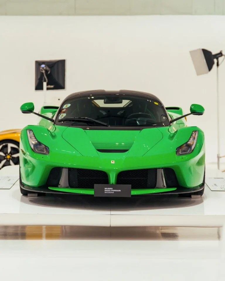 Supertähden entinen LaFerrari etsii uutta omistajaa – kirkuvan vihreällä hyperautolla on ajettu vain reilut 12 000 kilometriä