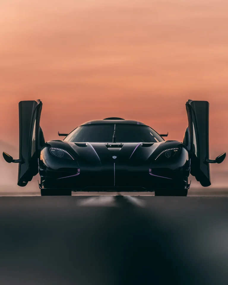Ultraharvinainen Koenigsegg One:1 -hyperauto huutokauppaan