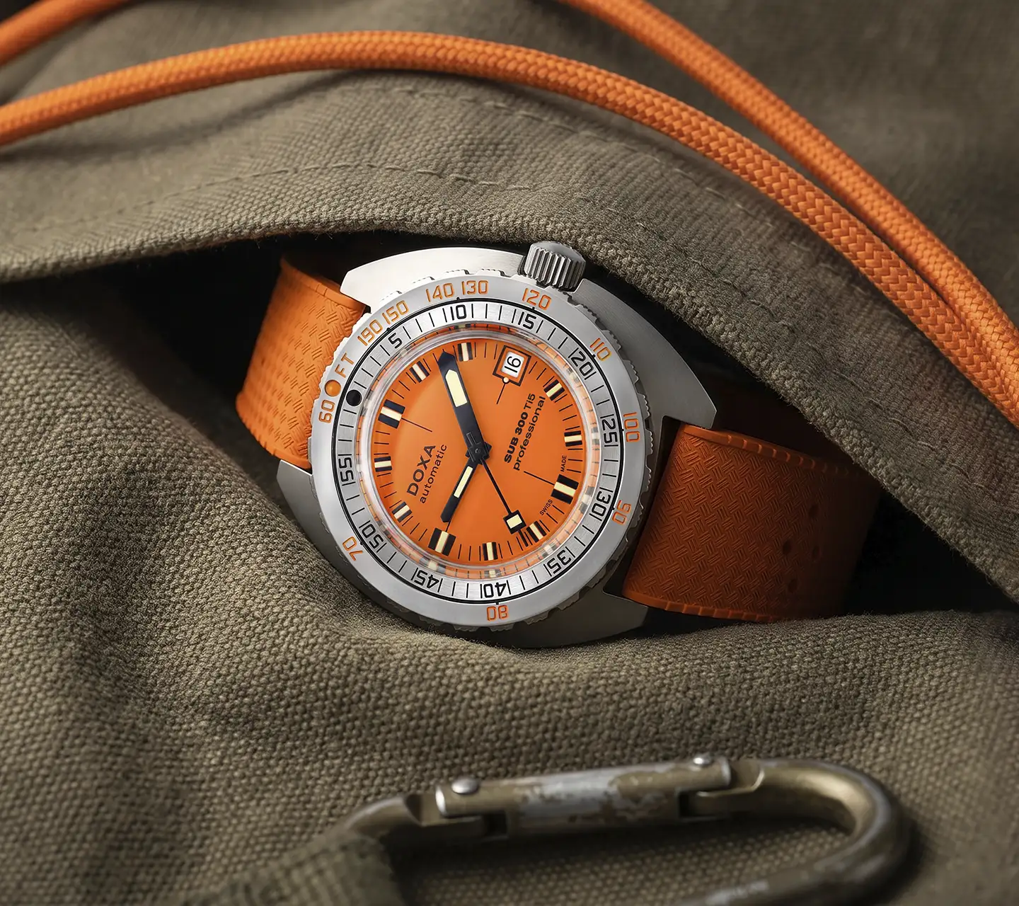 DOXA SUB 300 Ti5 Professional