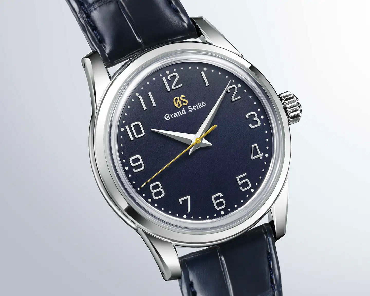 Grand Seiko SBGW325 Classic Blue Arabic on luonteikas pukukello.