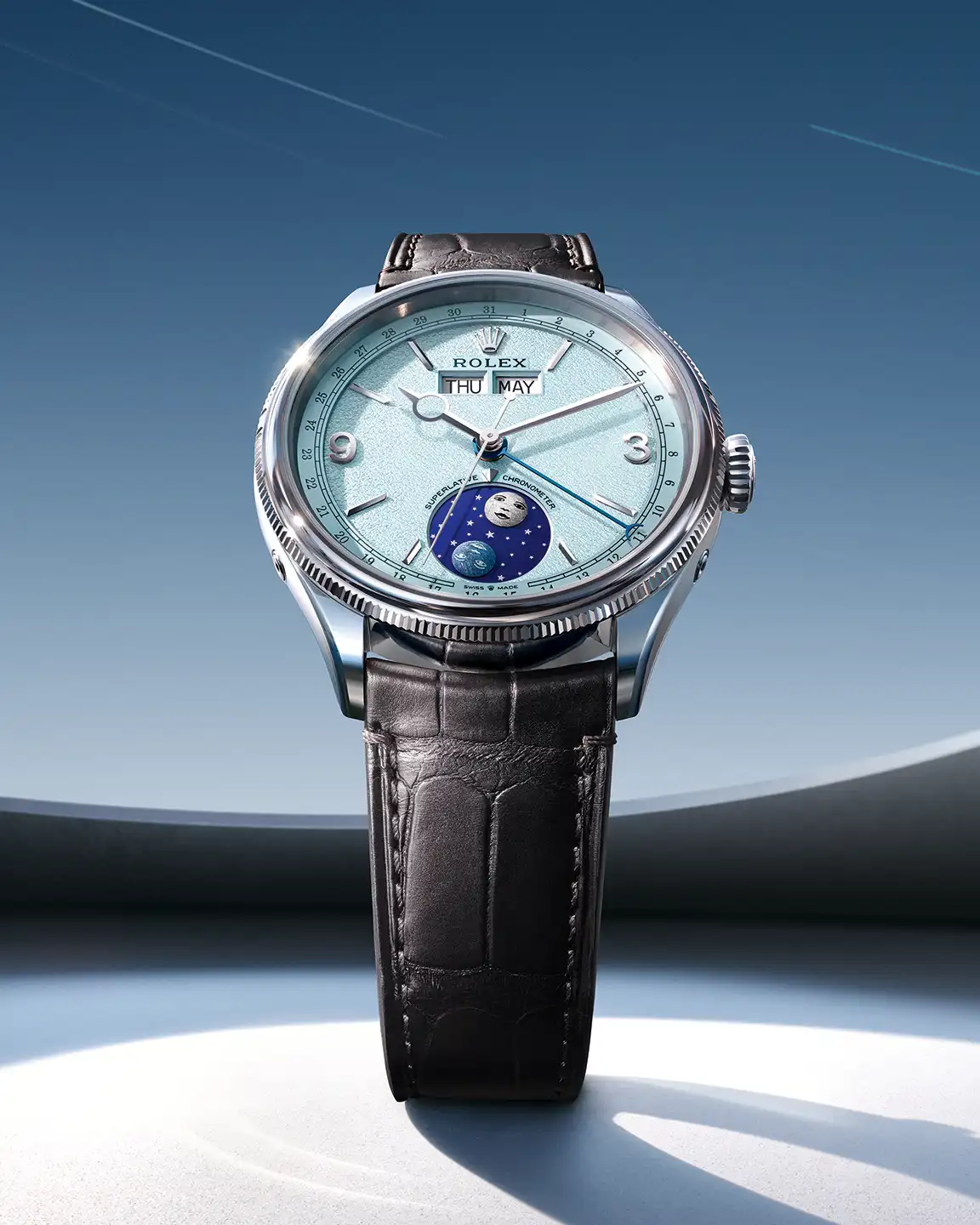 Rolex Perpetual Padellone 950-platinakuorella ja nahkarannekkeella.