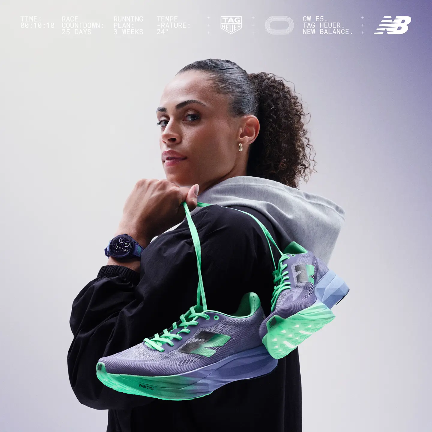 TAG Heuer Connected Calibre E5 x New Balance Edition lanseerattiin yhdessä olympiavoittaja ja maailmanmestari Sydney McLaughlin-Levronen kanssa.